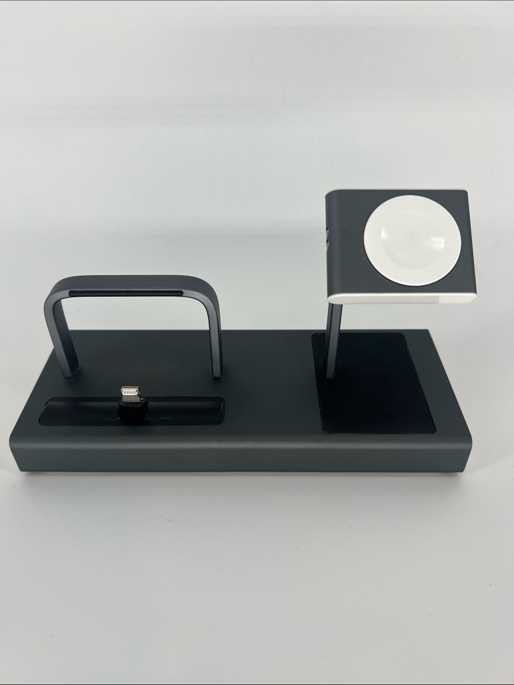NOMAD Base Station 01 Charging Hub